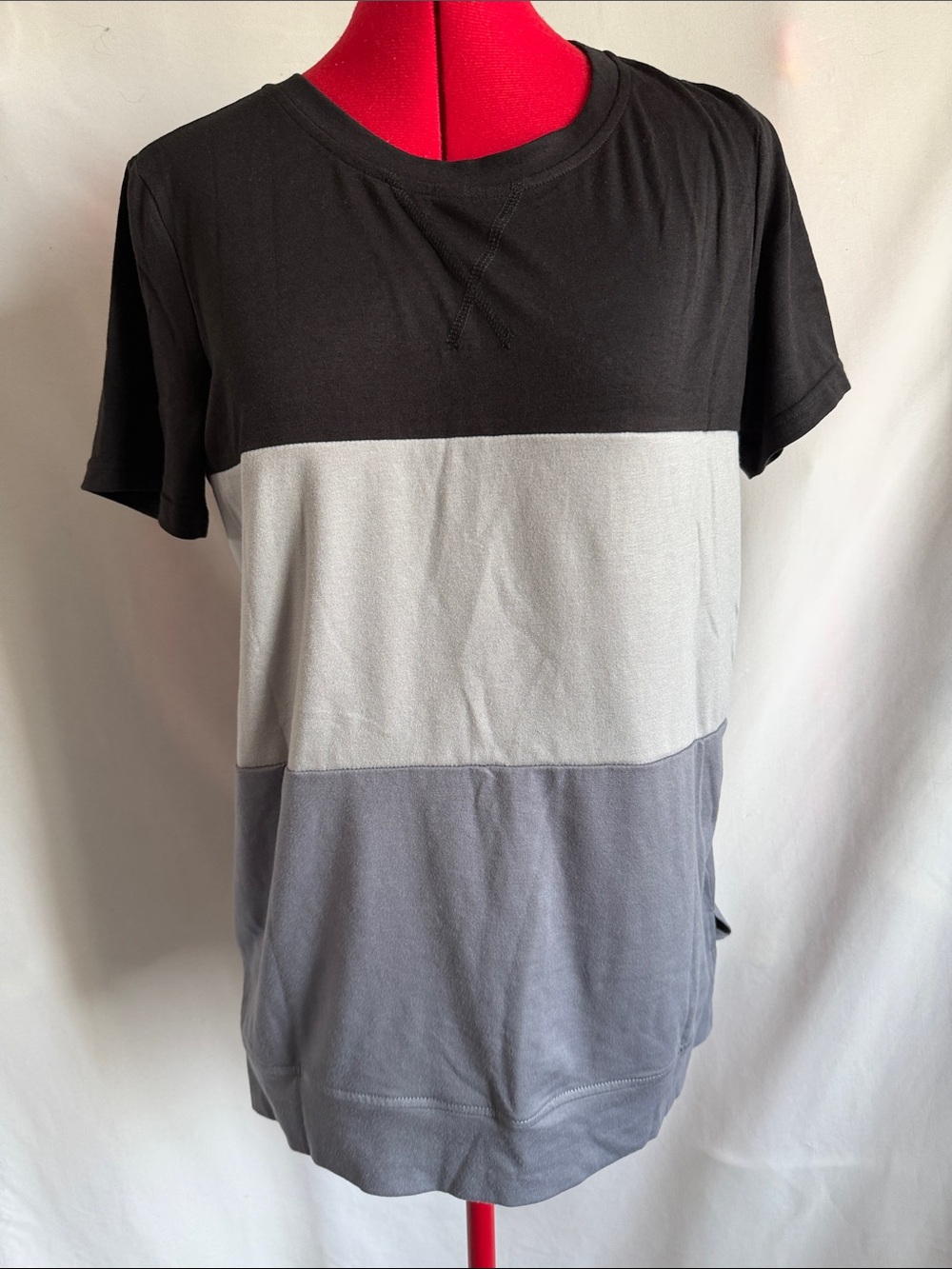 Women's Black, White & Gray Colorblock Short Sleeve Tee MM335